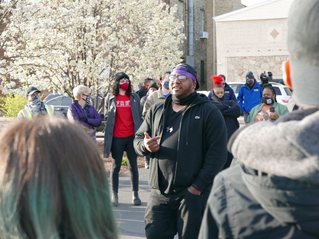 Plea deal reached on long-standing charges over Sherman Park unrest involving Vaun Mayes » Urban Milwaukee