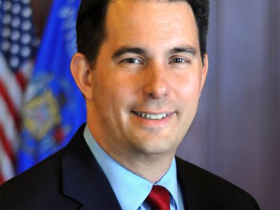 Governor Walker Honors 18 Recipients of 2017 Financial Literacy Award in Capitol Ceremony