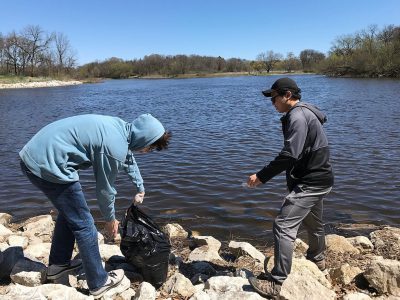 4,000 Volunteers Clean Up River