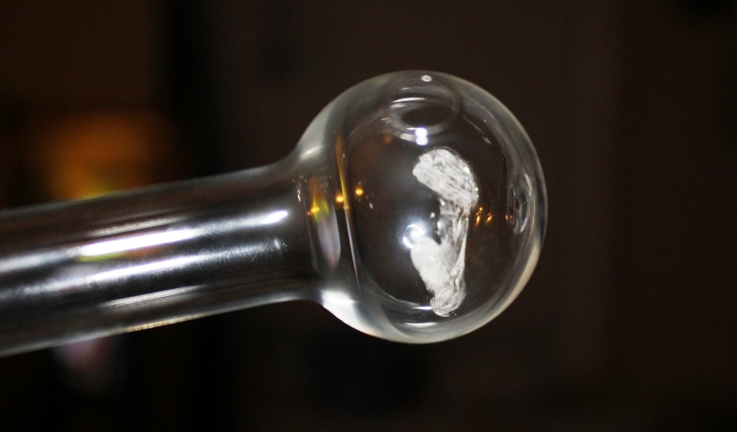 A glass pipe used for smoking methamphetamine with shards inside. Photo by Jlcoving (Own work) [CC BY-SA 3.0 (http://creativecommons.org/licenses/by-sa/3.0) or GFDL (http://www.gnu.org/copyleft/fdl.html)], via Wikimedia Commons