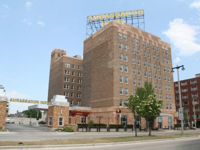 Eyes on Milwaukee: Ambassador Now A Wyndham Trademark Hotel