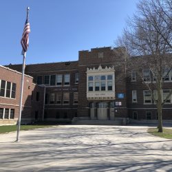 Lincoln Avenue Elementary School. Photo by Jeramey Jannene.