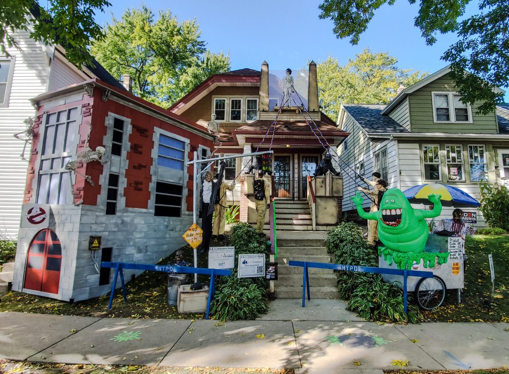 Ghostbusters Lawn Display Lights up Bay View House » Urban Milwaukee