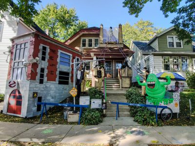 Ghostbusters Lawn Display Lights up Bay View House