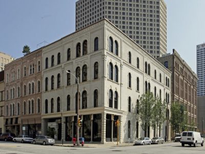 Colliers International | Wisconsin Brokers and Closes the Sale of 600 N Broadway in Downtown Milwaukee