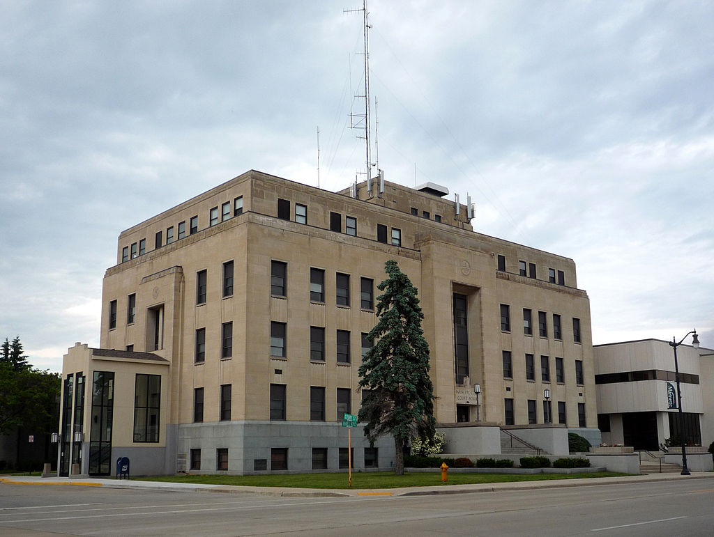 Marinette County Courthouse. Photo by Bobak Ha'Eri (Own work) [CC BY 3.0 (http://creativecommons.org/licenses/by/3.0)], via Wikimedia Commons