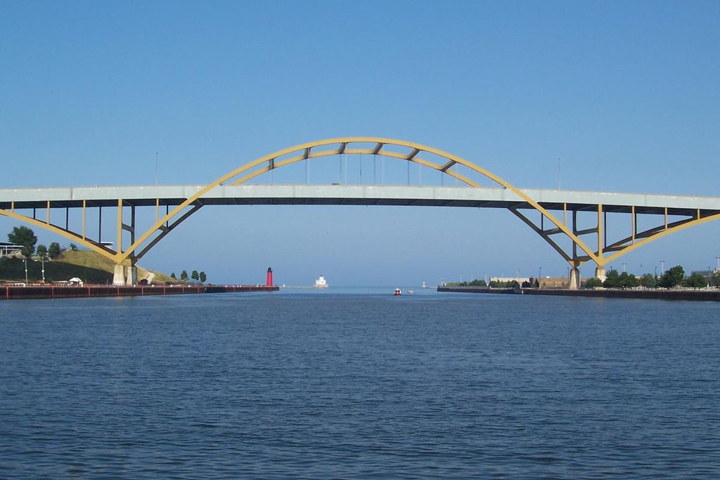 Milwaukee's rivers flow out to Lake Michigan. Photo by Sulfur at English Wikipedia (Transferred from en.wikipedia to Commons.) [GFDL (http://www.gnu.org/copyleft/fdl.html) or CC-BY-SA-3.0 (http://creativecommons.org/licenses/by-sa/3.0/)], via Wikimedia Commons