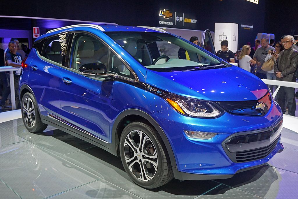 2017 Chevrolet Bolt EV. Photo by Mariordo (Mario Roberto Durán Ortiz) (Own work) [CC BY-SA 4.0 (https://creativecommons.org/licenses/by-sa/4.0)], via Wikimedia Commons