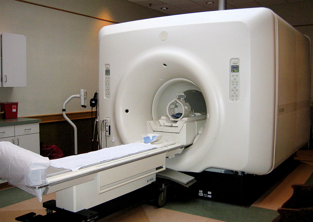 Magnetic resonance imaging. Photo by liz west from Boxborough, MA [CC BY 2.0 (https://creativecommons.org/licenses/by/2.0)], via Wikimedia Commons.