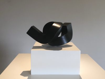 Visual Art: Here Comes Clement Meadmore