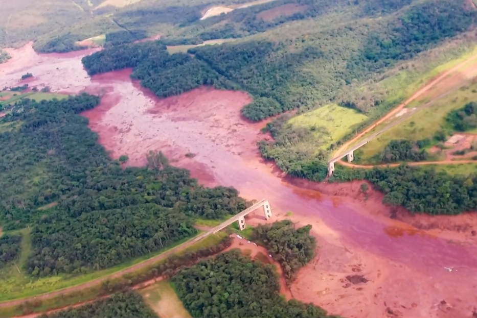 Aftermath of the Brumadinho dam collapse. Photo by TV NBR [CC BY 3.0 (https://creativecommons.org/licenses/by/3.0)]