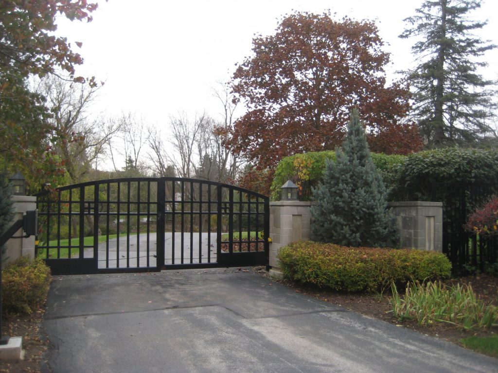 Gate to O. J. Mayo's River Hills McMansion. Photo by Michael Horne.