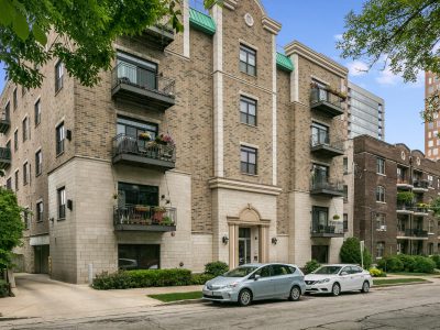 MKE Listing: Lovely Lafayette Hill Condo