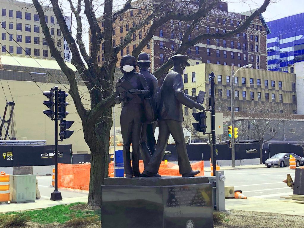 Letter carriers statue in Postman Square. Photo by Dave Reid.