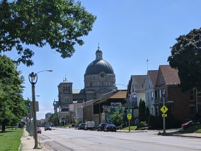 Milwaukee Walks: Lincoln Village Is a Slice of Polish History