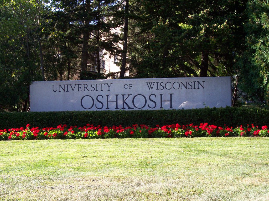 University of Wisconsin-Oshkosh. Photo by Royalbroil at English Wikipedia. / CC BY-SA (https://creativecommons.org/licenses/by-sa/2.5)