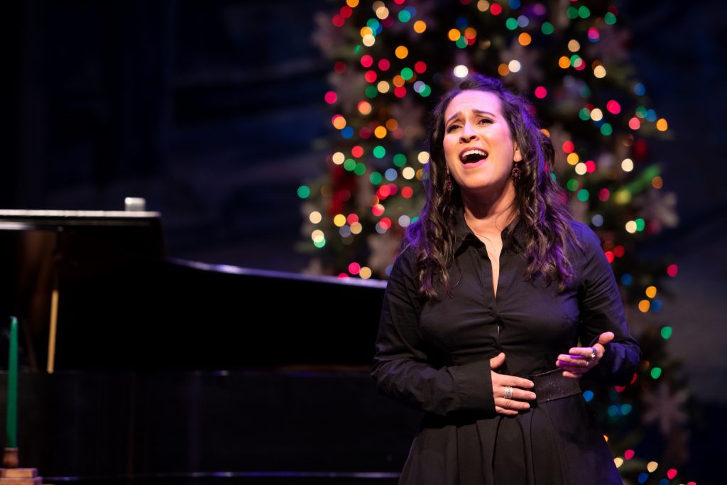 Rána Roman in Skylight Sings: A Holiday Special available for streaming December 11, 2020 – January 10, 2021. Photo by Mark Frohna.