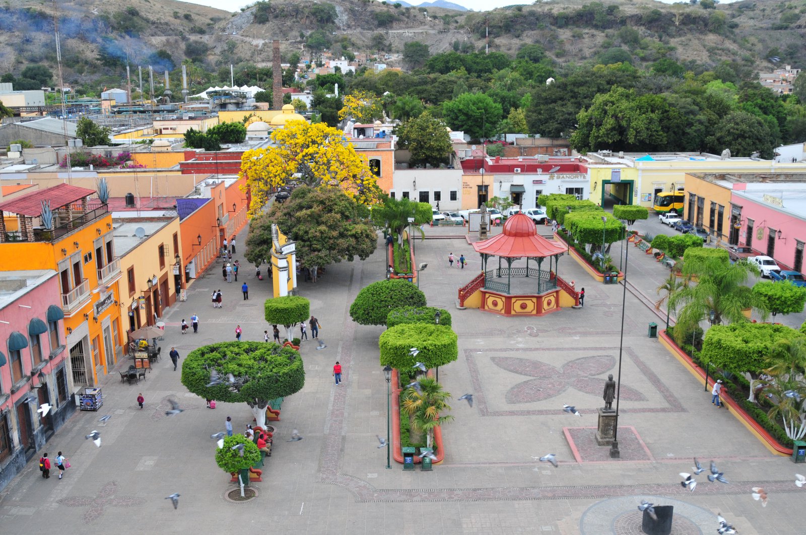 Tequila Town Plaza. Photo courtesy of the Florentine Opera Company.