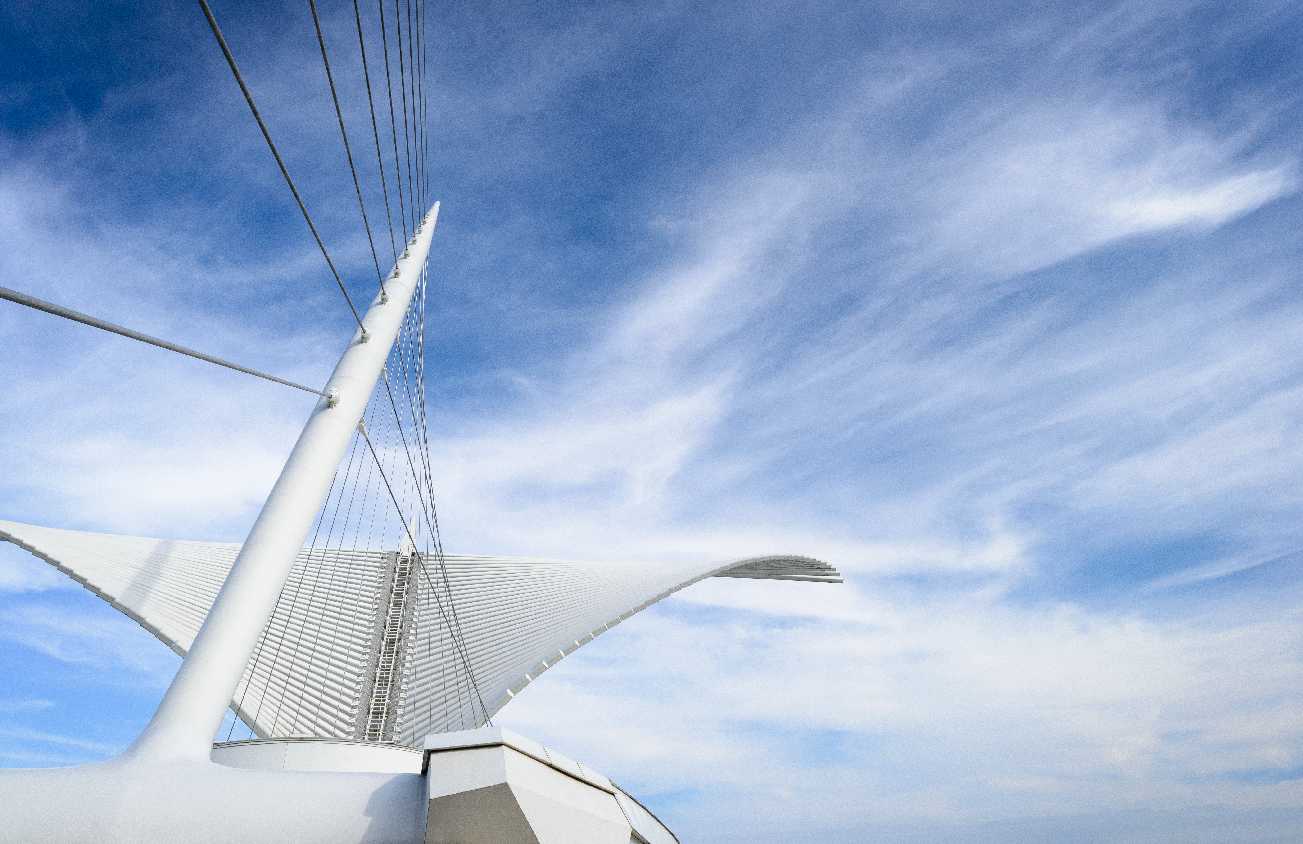 Milwaukee Art Museum Commemorates 20th Anniversary of Iconic Santiago Calatrava–Designed Quadracci Pavilion