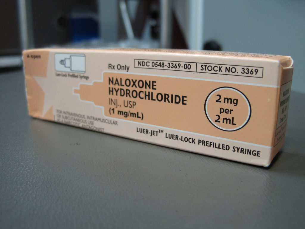 Naloxone hydrochloride. Photo by Intropin, CC BY 3.0 , via Wikimedia Commons