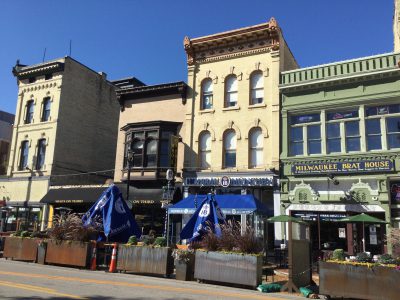 Milwaukee Walks: Eight Blocks of Food, History and Art