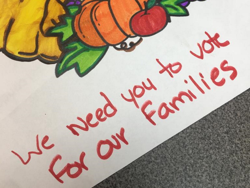A card made by a child of an immigrant in Manitowoc. Photo courtesy of Voces de la Frontera/Wisconsin Examiner.