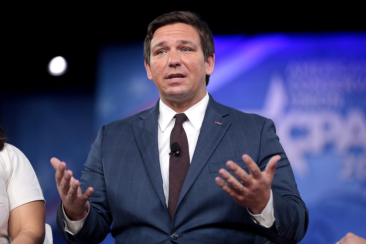 U.S. Congressman Ron DeSantis of Florida speaking at the 2017 Conservative Political Action Conference (CPAC) in National Harbor, Maryland. Photo by Gage Skidmore from Peoria, AZ, United States of America, CC BY-SA 2.0 , via Wikimedia Commons