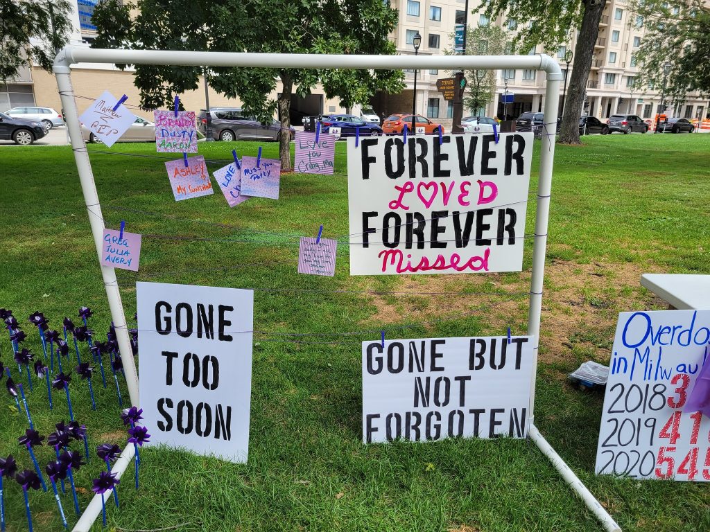 Visitors hung notes on a display at the International Overdose Awareness Day memorial event at Zeidler Union Square in downtown Milwaukee over the summer. File photo by Edgar Mendez/NNS