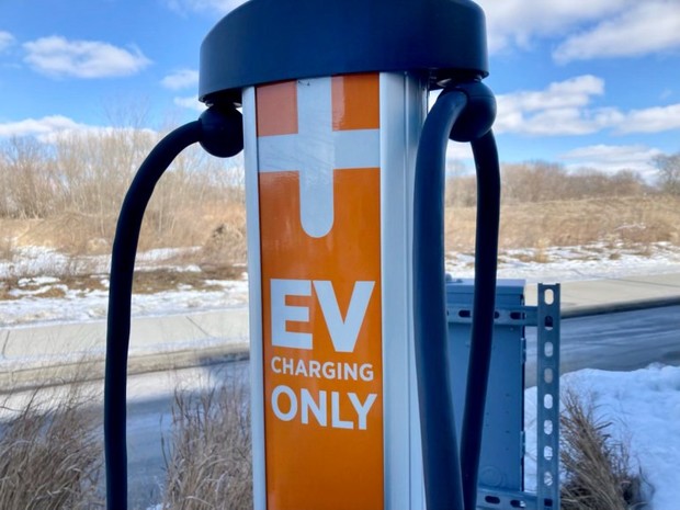 A ChargePoint electric car charging station. Photo by Jim Malewitz/Wisconsin Watch.