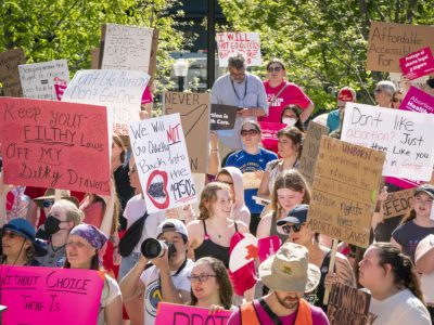 Rallies in State Defend Roe V. Wade
