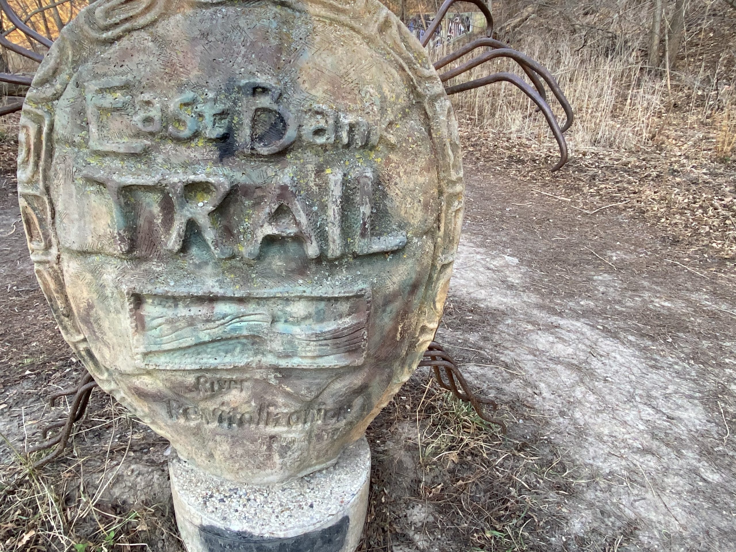 Starts of the trail in Caesar’s Park. Photo by Cari Taylor-Carlson.