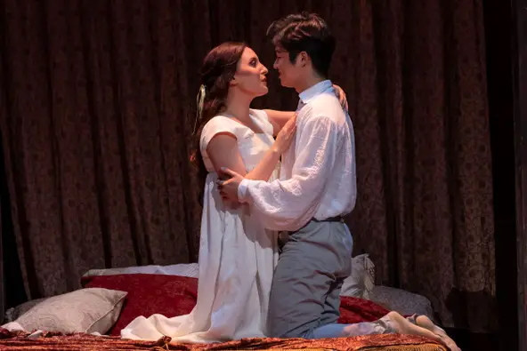 Emily Pogorelc as Juliet and Duke Kim as Romeo. Photo by Traveling Lumar Productions/Florentine Opera Company.