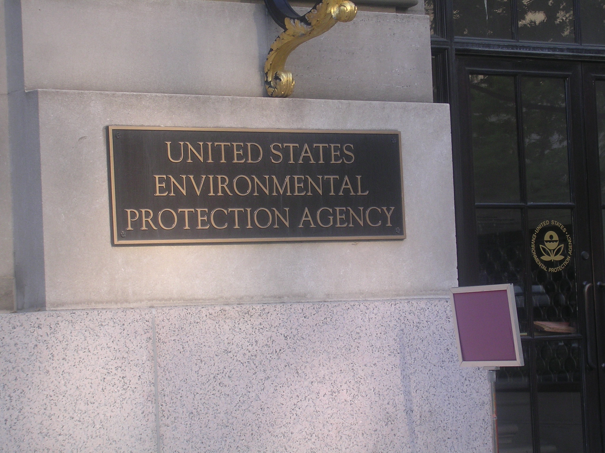 The U.S. Environmental Protection Agency. (Mcready | Flickr) (CC BY 2.0) https://creativecommons.org/licenses/by/2.0/