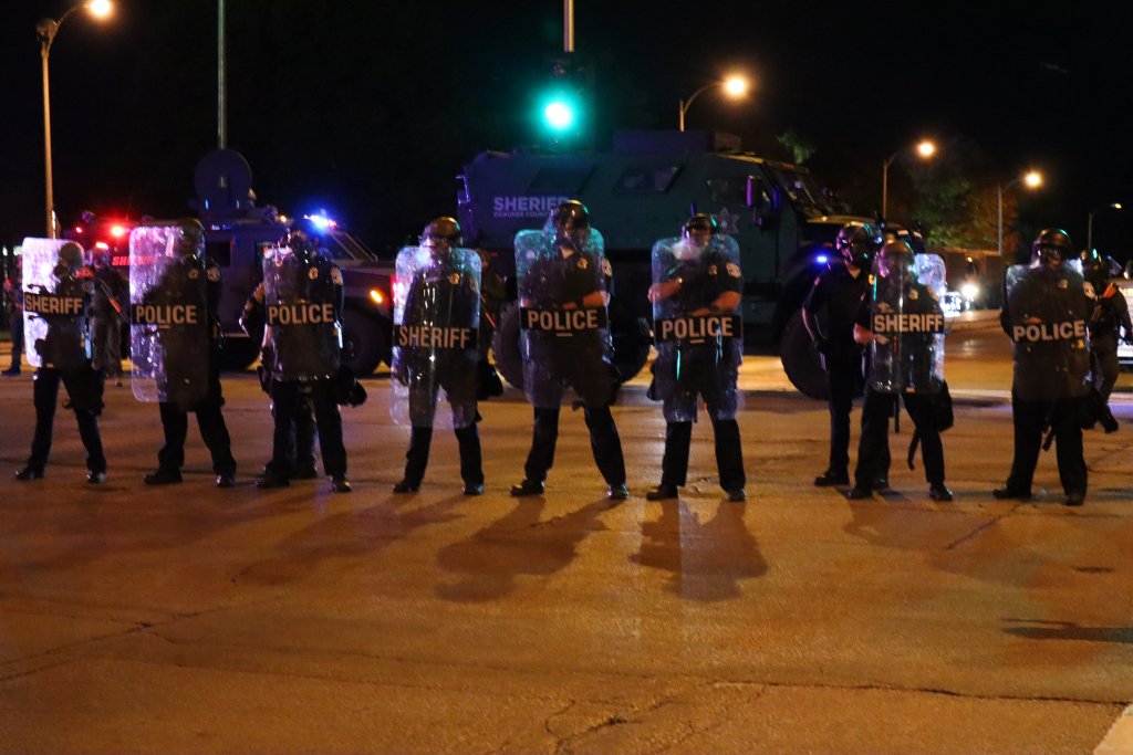 Riot police and National Guard confront protesters in Wauwatosa in 2020. Photo by Isiah Holmes/Wisconsin Examiner.