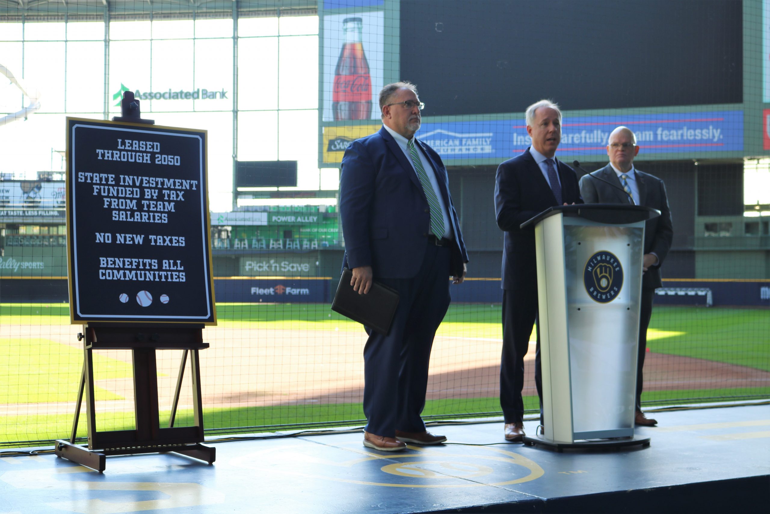 Brewers unveil 2023 season's promotional items.