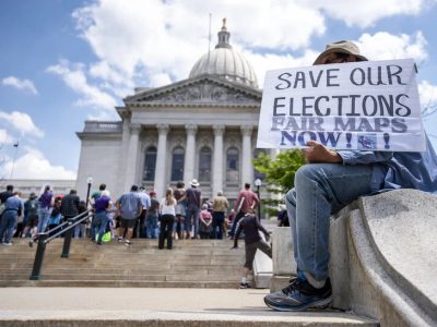 Legislators Battle Over Redistricting Bill
