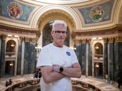 See How Painter Keeps Wisconsin State Capitol Looking Sharp