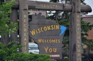 Wisconsin Welcomes You sign. Photo by Andreas Faessler, CC BY-SA 4.0 , via Wikimedia Commons