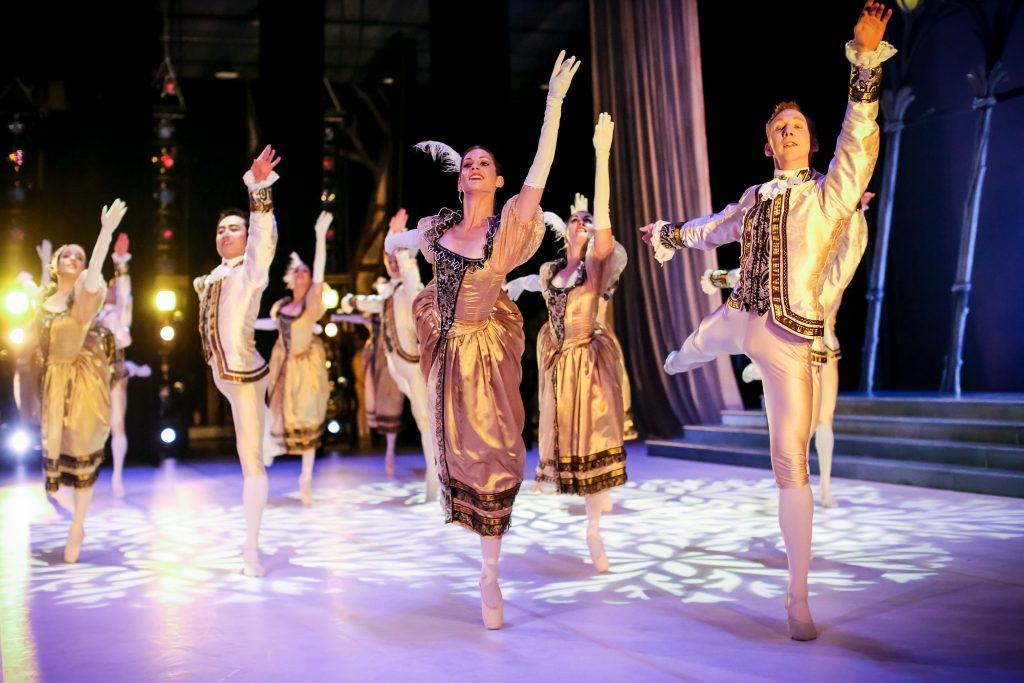 Milwaukee Ballet Company. Photo by Nathaniel Davauer.