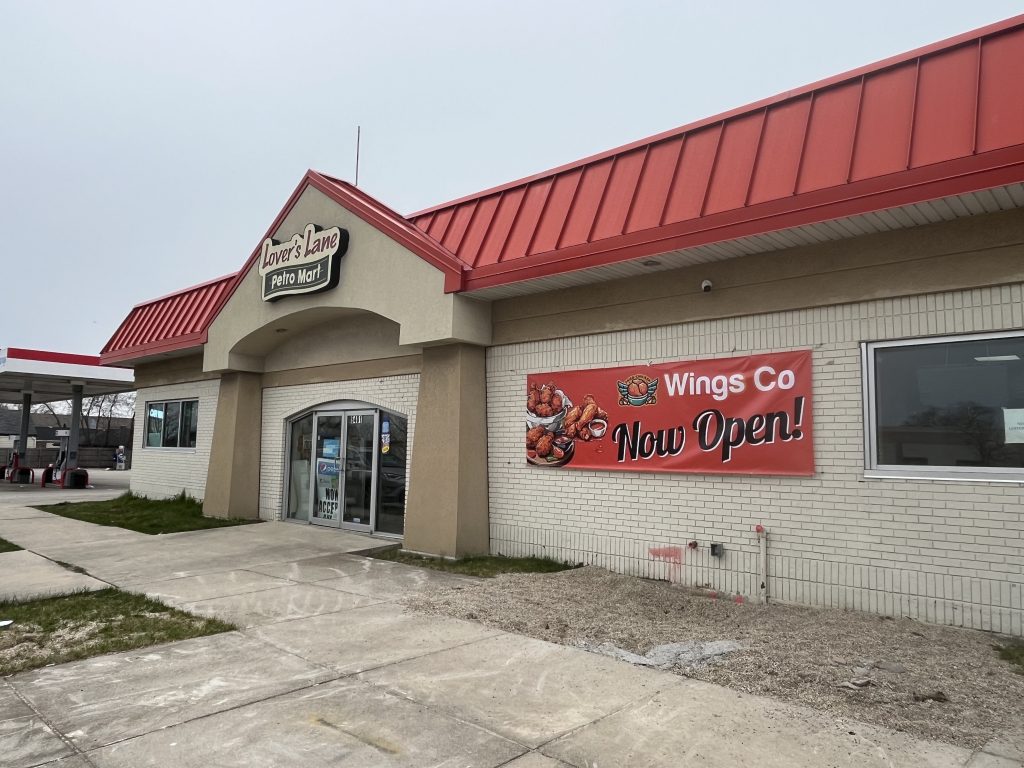 Site of Wings Co., 5401 N. Lovers Lane Rd. Photo taken April 11, 2024 by Sophie Bolich.