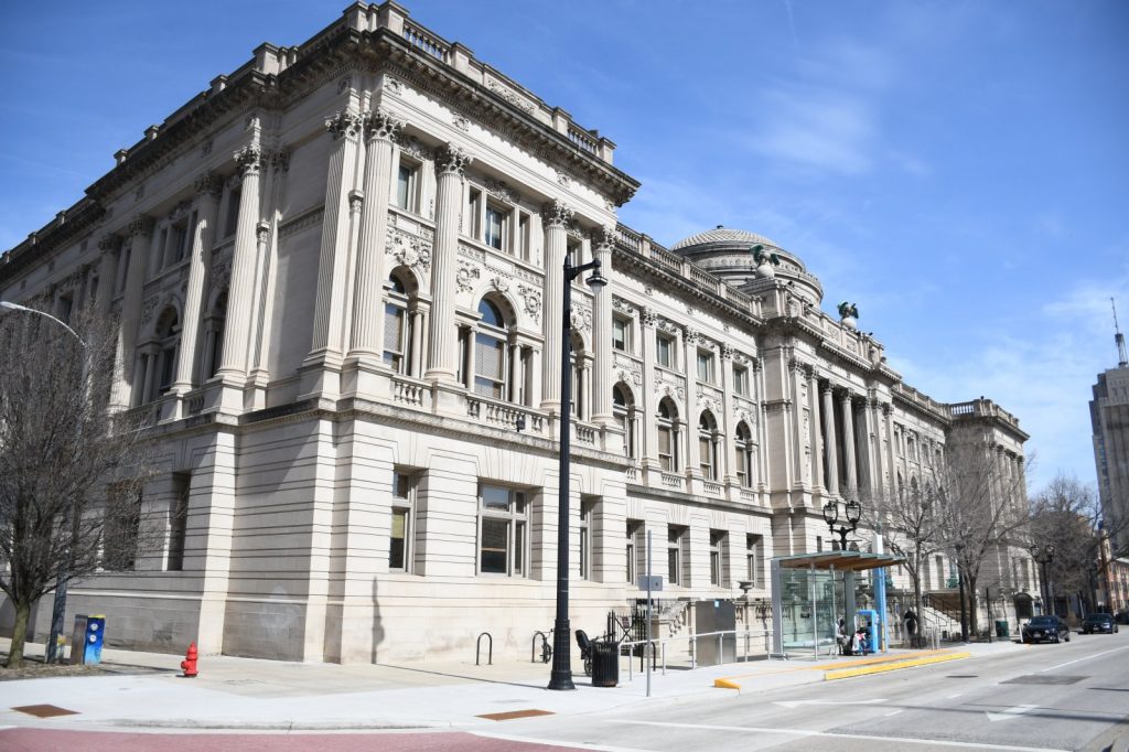 The Milwaukee Public Library's Central Library, 814 W. Wisconsin Ave. Photo by Jeramey Jannene.