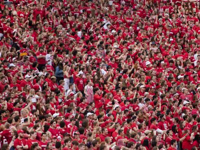 Badger Football Games Will Sell Beer