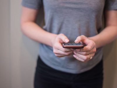 Schools Across Wisconsin Limiting Cell Phone Use