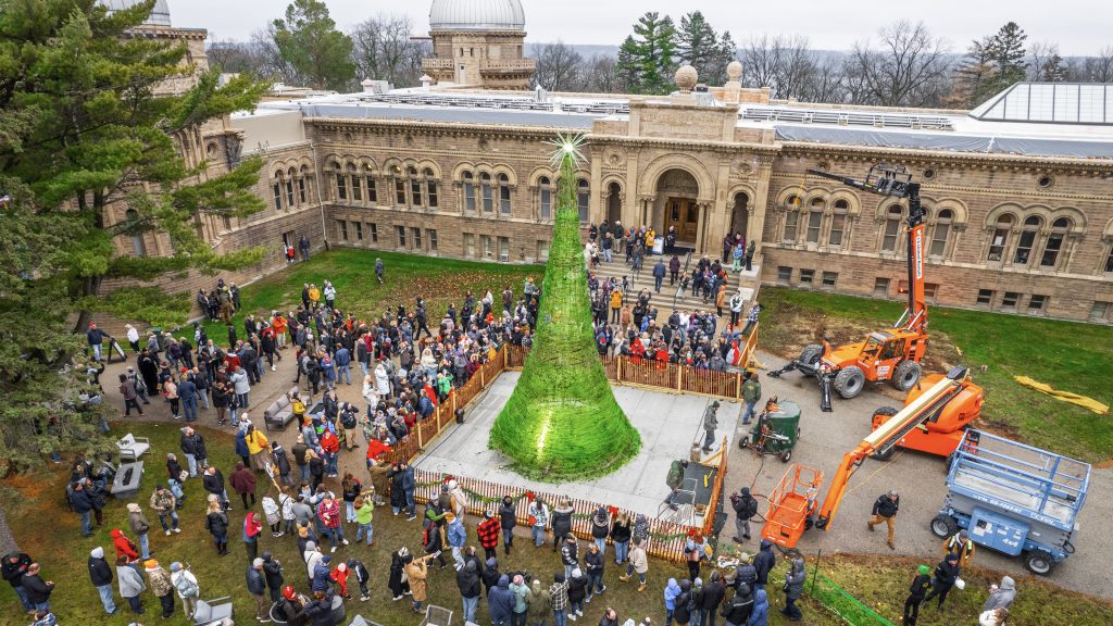 Photo credit: World's Tallest Glass Tree