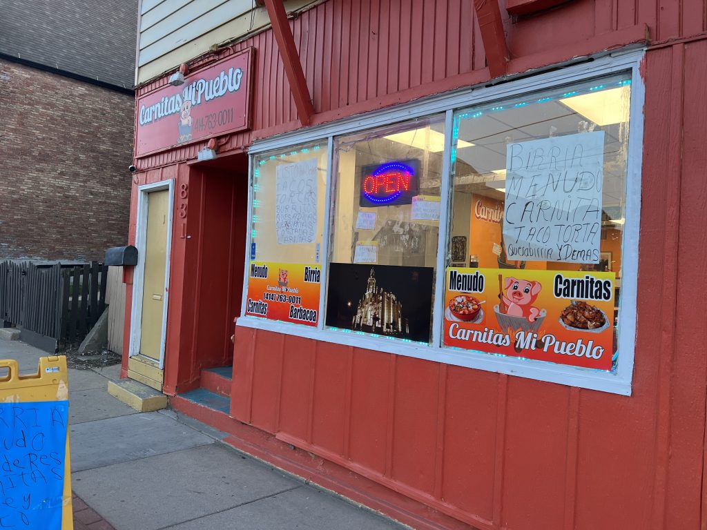 Site of Carnitas Mi Pueblo, 831 S. Cesar E. Chavez Dr. Photo by Jeramey Jannene.