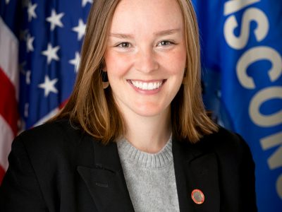 Rep. Greta Neubauer Sworn In for the 2025-2026 Legislative Session