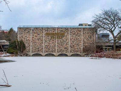 Milwaukee County Zoo Closes Aviary to Protect Birds From Avian Flu