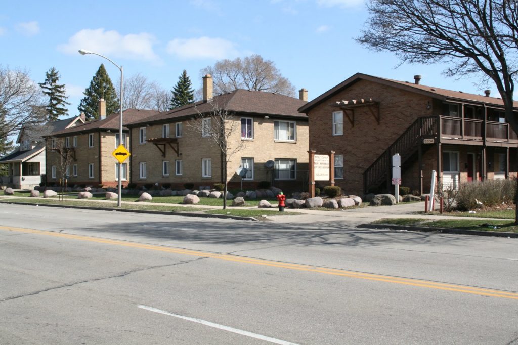 Berrada Properties apartments on the 5300 block of N. Teutonia Ave. Photo by Jeramey Jannene.