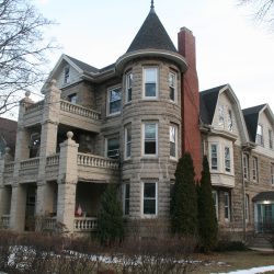 2103-2105 E. Kenwood Blvd.. Photo taken March 2, 2023 by Jeramey Jannene. All Rights Reserved.