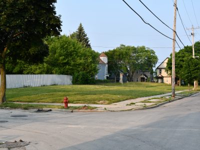 2825-2827 W. Brown St.